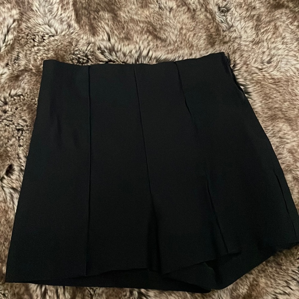 Black High waisted stretchy shorts